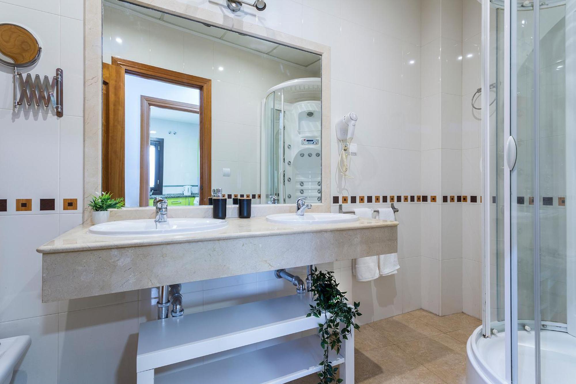 Santa Catalina Patio Andaluz 3 Rooms Seville Ngoại thất bức ảnh